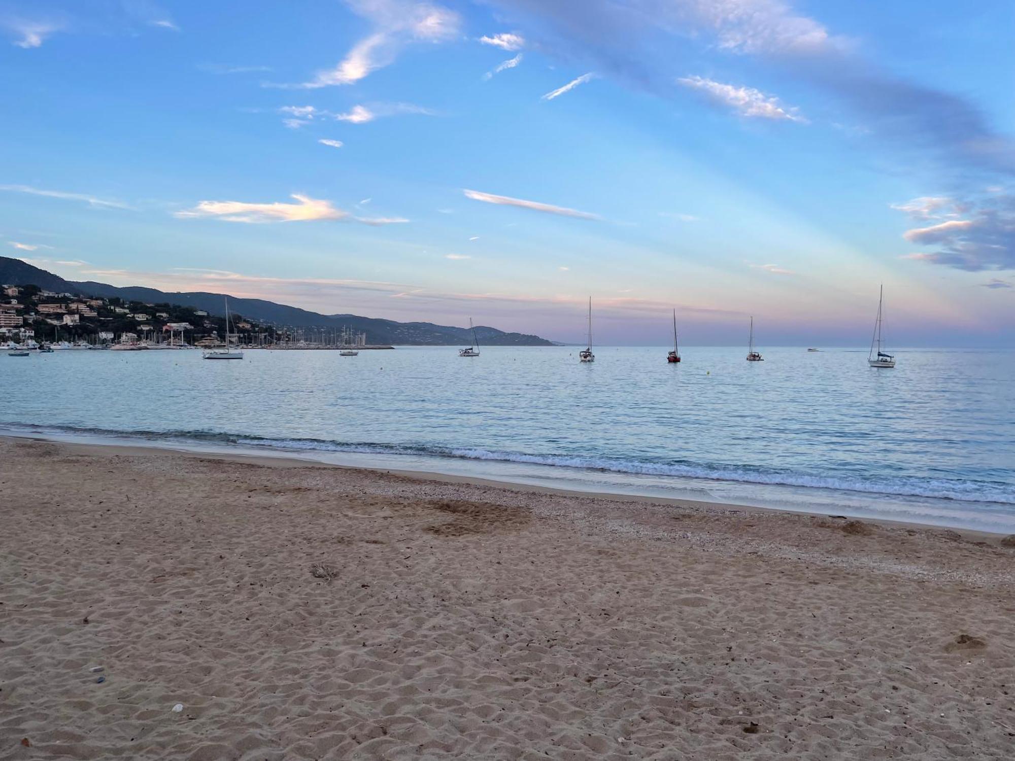 T3 A 300M Plage Avec Piscine Tennis Le Lavandou Luaran gambar